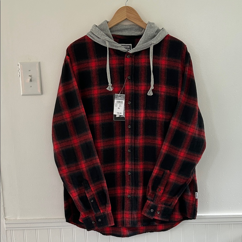 Rue21 Men’s Red and Black Plaid Shirt with Gray Hood XL. NWT